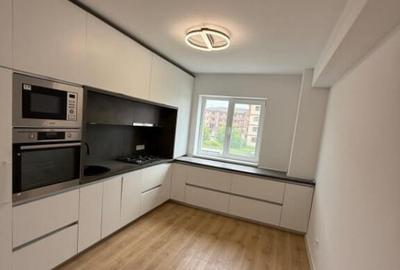 Apartament cu 3 camere semidecomandat în Central - 5