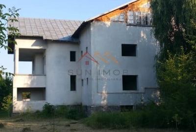 Vila D+P+E+M, teren 1950 mp, suprafata utila 621 mp, Campina, Prahova - 1