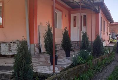 Casă cu 4 camere în Bonț - 5