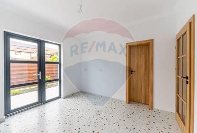 Apartament cu 4 camere decomandat în Pârneava - 8