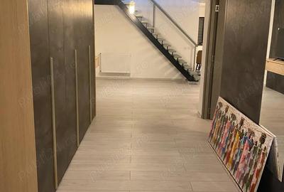 Apartament cu 4 camere decomandat în Central - 2