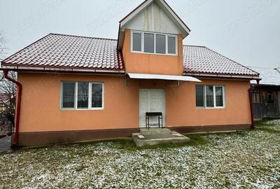 Casă cu Teren 3000 Mp în Central