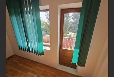 Casă cu 10 camere cu Canalizare în Cordun - 10