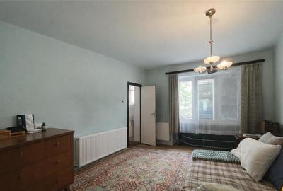 Casă cu 4 camere cu Canalizare în Centrul Civic - 2