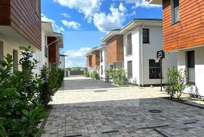 Casă cu 4 camere cu Teren 277 Mp în Central