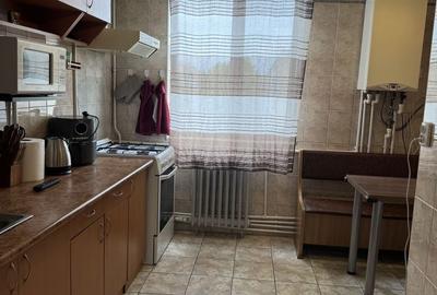 Apartament cu 3 camere semidecomandat, mobilat în Rahova - 20