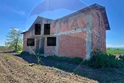 Casă individuală cu 5 camere cu Teren 4788 Mp în Filipești - 3