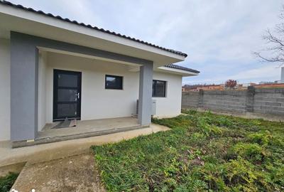 Casă cu 4 camere cu Teren 616 Mp în Central