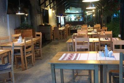 Casă cu Teren 384 Mp în Central - 3