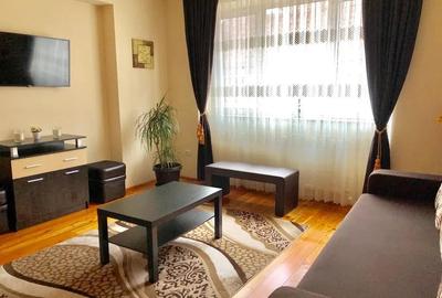 Apartament cu 3 camere decomandat, mobilat în Centrul Istoric
