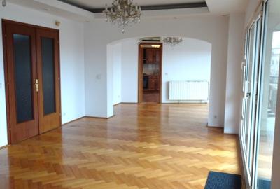 Apartament cu 5 camere, mobilat în Primăverii - 25
