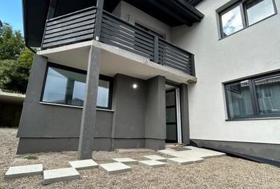 Casă individuală cu 4 camere cu Canalizare în Dâmbul Rotund