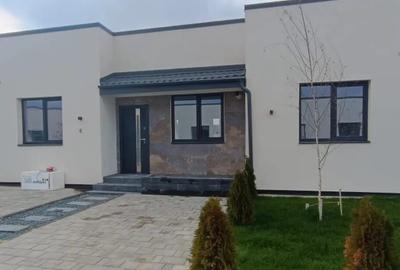 Casă cu 5 camere cu Teren 320 Mp în Domnești - 14