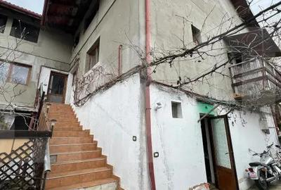 Casă cu 10 camere cu Teren 950 Mp în Fratelia - 5