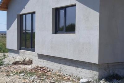 Casă cu 3 camere în Gura Văii - 8
