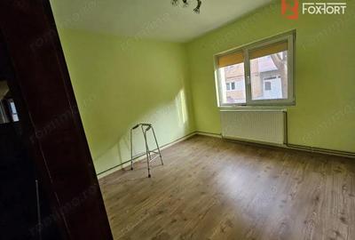 Apartament cu 3 camere, decomandat cu vedere pe 3 parti - zona Miorita - 1