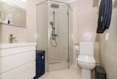 Apartament cu 2 camere decomandat în Tractorul