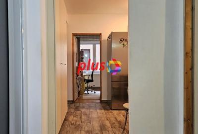 Oportunitate - Apartament cu trei camere in vila, zona Tractorul 70 mp - 3