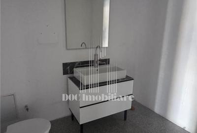 Spațiu comercial, de 160 mp, în Apărătorii Patriei - 10