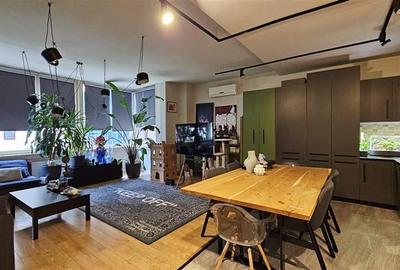 Apartament cu 3 camere decomandat în Badea Cârțan