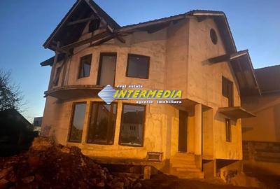 Casă individuală cu 4 camere cu Teren 505 Mp în Cetate - 1