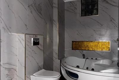 Casă cu 5 camere în Central - 1