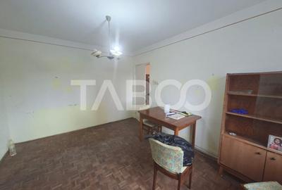 Apartament 2 camere de vanzare strada Luptei la etajul 3 Apartament 2 camere de vanzare strada Luptei la etajul 3 - 2