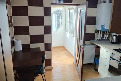 Apartament cu 3 camere decomandat în Piața Centrală - 4