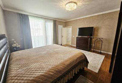 Casă individuală cu 4 camere cu Canalizare în 9 Mai - 53