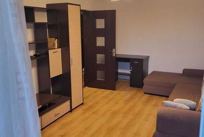 Apartament cu 2 camere decomandat în Apărătorii Patriei - 3