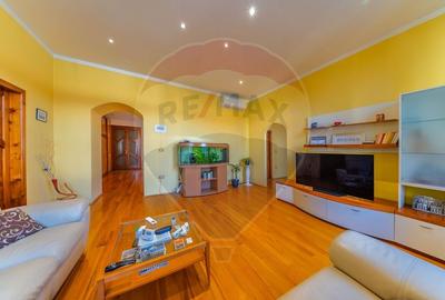 Apartament cu 3 camere de vanzare in zona Ultracentral - 3