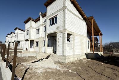 Casă cu 2 camere cu Teren 300 Mp în Central - 2