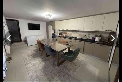 Casă cu 4 camere în Central - 1