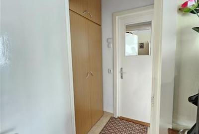 Apartament cu 2 camere semidecomandat, mobilat în 7 Noiembrie - 9