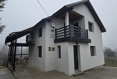 Casă cu 3 camere cu Teren 402 Mp în Bran - 2