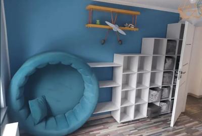 Apartament cu 4 camere decomandat în Central