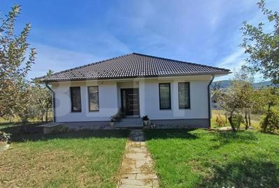 Casă cu 4 camere cu Teren 940 Mp în Unirea - 17