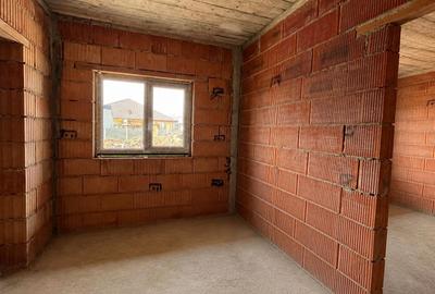 Duplex cu 5 camere cu Canalizare în Moșnița Nouă - 3