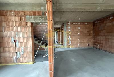 Duplex cu 5 camere cu Canalizare în Ciarda Roșie - 4