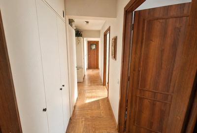 Apartament cu 4 camere decomandat în Central - 3