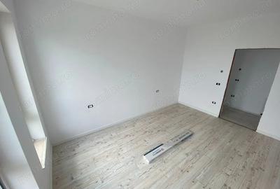 Apartament cu 3 camere semidecomandat în Giroc - 5