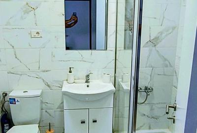 Garsonieră decomandată, mobilată în Apărătorii Patriei