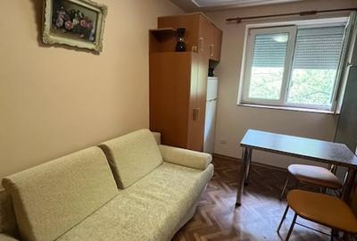 Garsonieră semidecomandată în Vitan Mall - 1