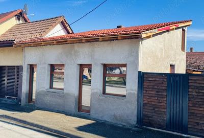 Casă cu 4 camere cu Teren 200 Mp în Central - 6