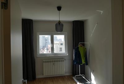 Apartament cu 4 camere semidecomandat, mobilat în P-ța Victoriei - 10
