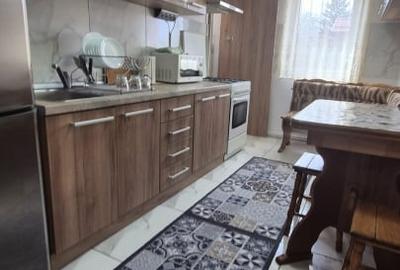 Apartament cu 2 camere decomandat, mobilat în Tractorul - 7