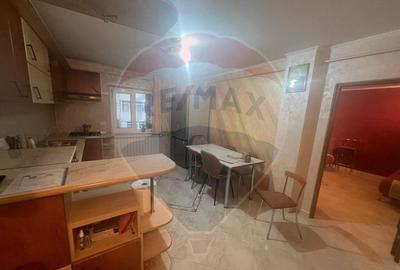 Apartament 3 camere strada Razboieni