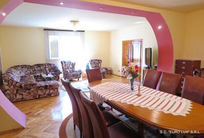 Casă cu 5 camere cu Teren 450 Mp în Grădiște - 2