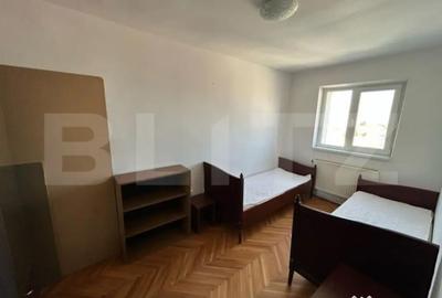Apartament cu 4 camere decomandat în Cetate - 2