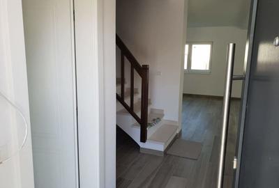 Casă cu 4 camere în Central - 2